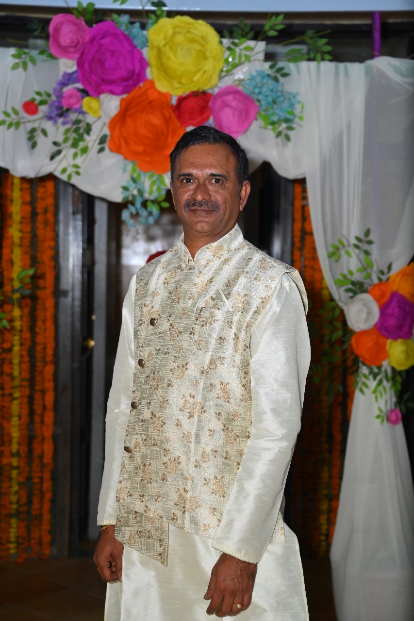 Dr. Sravan
